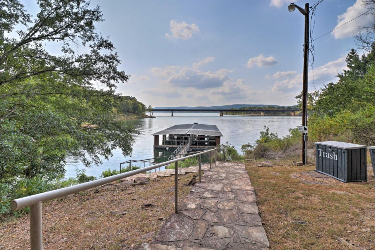 Lakefront Greers Ferry Cabin With Covered Boat Slip! Fairfield Bay Exterior foto